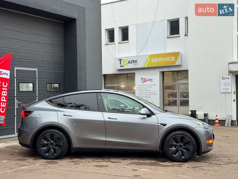 Внедорожник / Кроссовер Tesla Model Y 2024 в Киеве