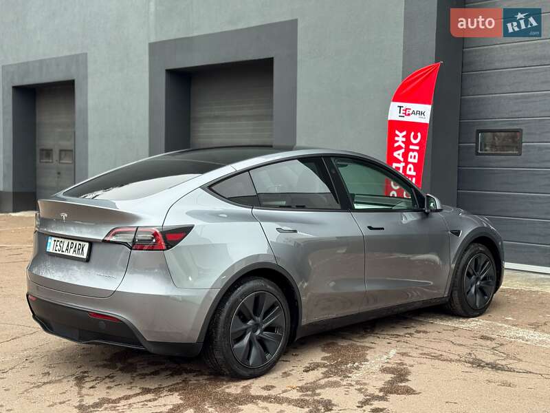 Внедорожник / Кроссовер Tesla Model Y 2024 в Киеве