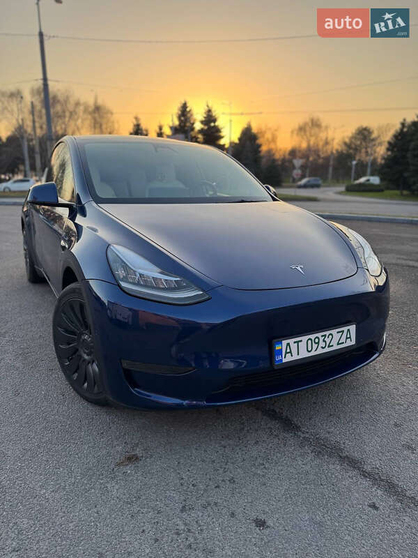 Tesla Model Y 2021