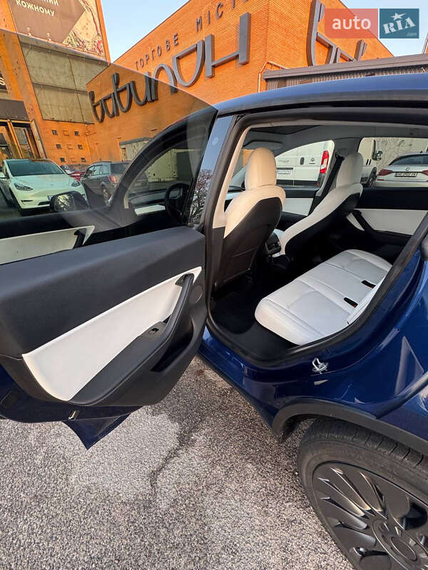 Внедорожник / Кроссовер Tesla Model Y 2021 в Днепре