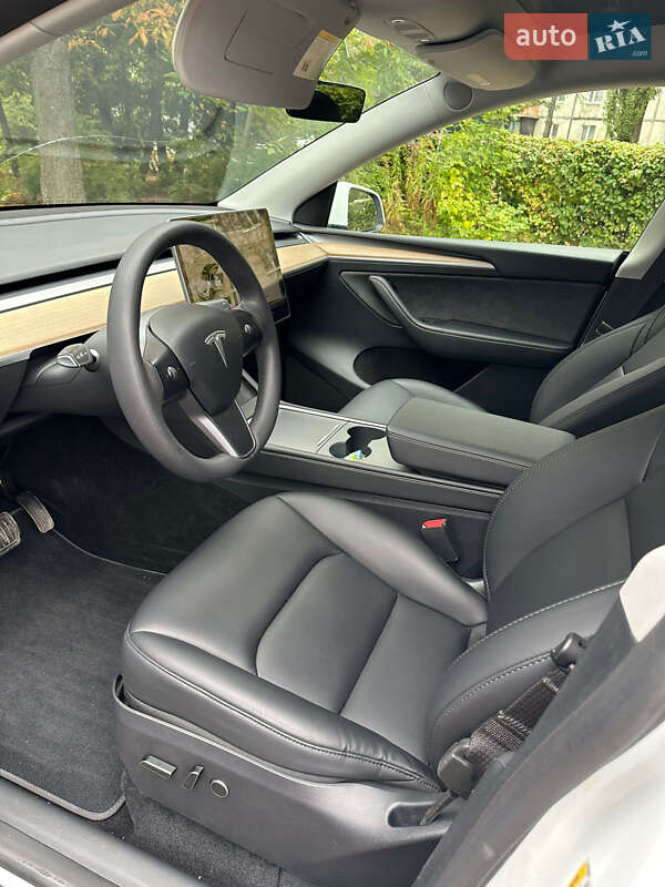 Внедорожник / Кроссовер Tesla Model Y 2023 в Киеве