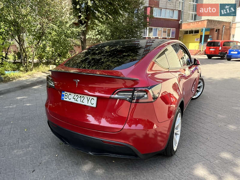 Позашляховик / Кросовер Tesla Model Y 2021 в Львові