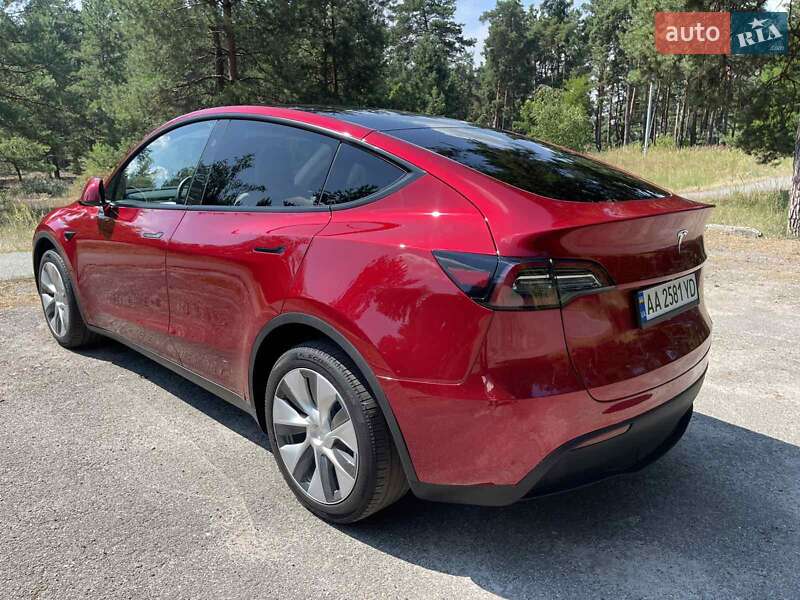 Внедорожник / Кроссовер Tesla Model Y 2024 в Киеве
