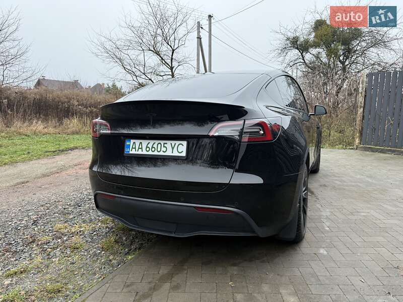 Внедорожник / Кроссовер Tesla Model Y 2021 в Киеве