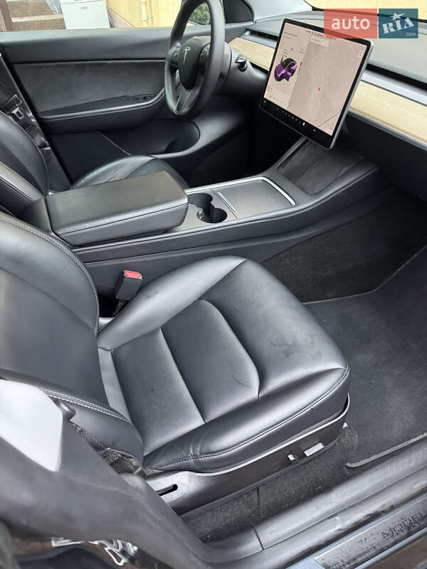 Внедорожник / Кроссовер Tesla Model Y 2021 в Киеве