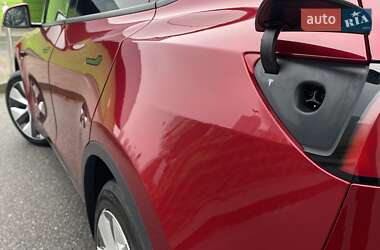 Позашляховик / Кросовер Tesla Model Y 2024 в Києві фото 13 Позашляховик / Кросовер Tesla Model Y 2024 в Києві