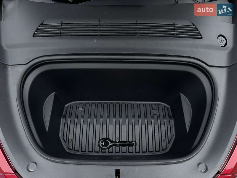 Внедорожник / Кроссовер Tesla Model Y 2024 в Киеве фото 43 Внедорожник / Кроссовер Tesla Model Y 2024 в Киеве