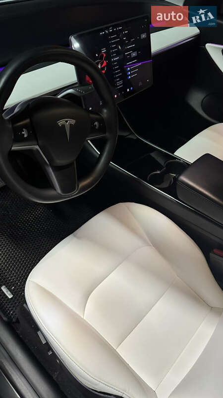 Внедорожник / Кроссовер Tesla Model Y 2020 в Луцке