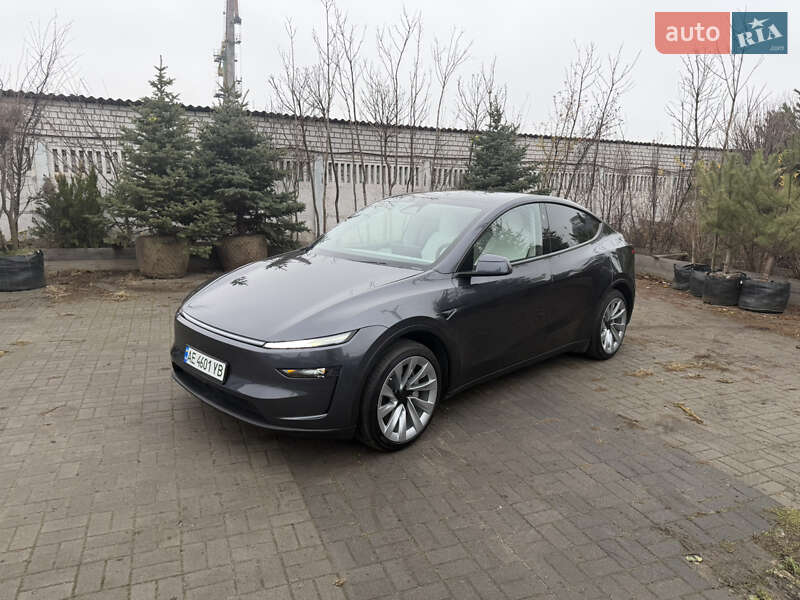 Позашляховик / Кросовер Tesla Model Y 2025 в Дніпрі фото 2 Позашляховик / Кросовер Tesla Model Y 2025 в Дніпрі