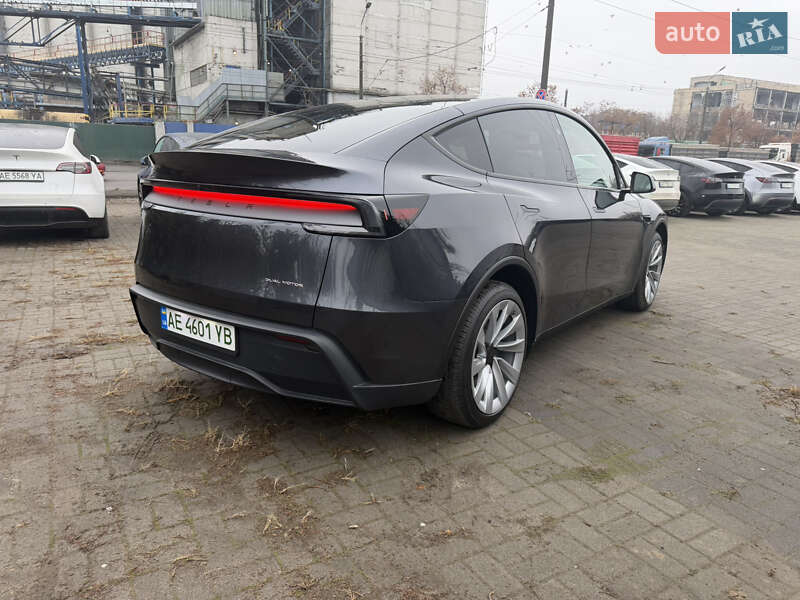 Позашляховик / Кросовер Tesla Model Y 2025 в Дніпрі фото 7 Позашляховик / Кросовер Tesla Model Y 2025 в Дніпрі