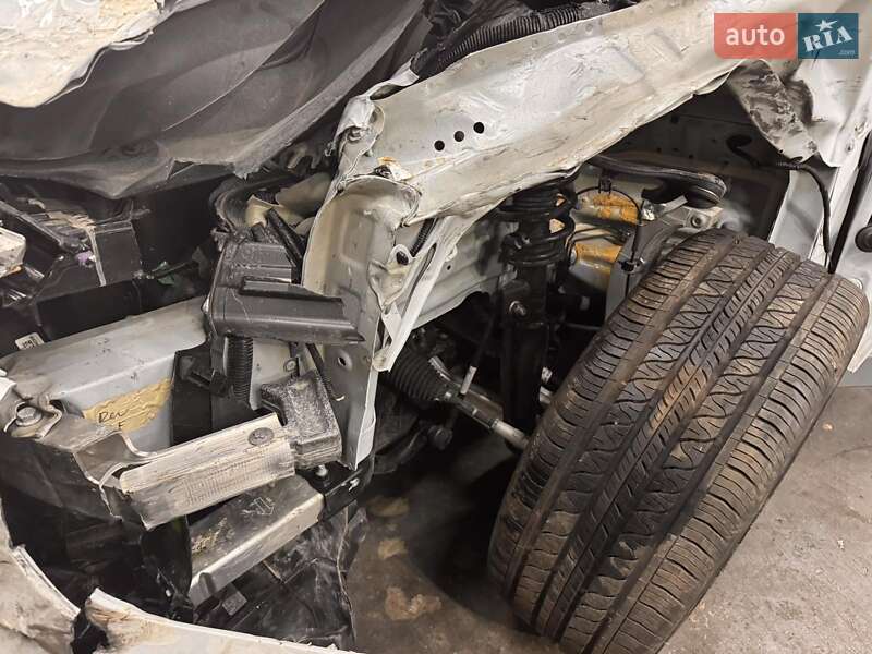 Внедорожник / Кроссовер Tesla Model Y 2025 в Киеве