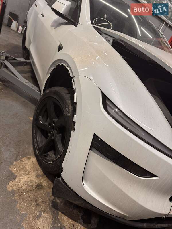 Внедорожник / Кроссовер Tesla Model Y 2025 в Киеве