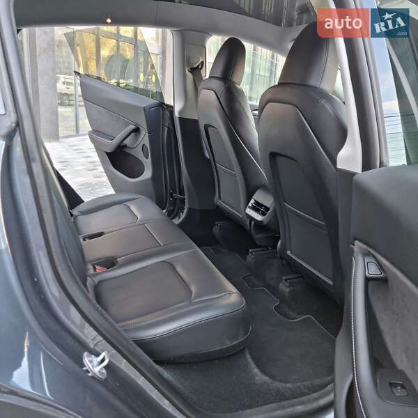 Позашляховик / Кросовер Tesla Model Y 2023 в Полтаві