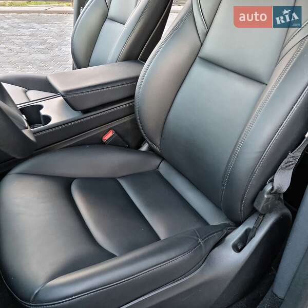 Позашляховик / Кросовер Tesla Model Y 2023 в Полтаві