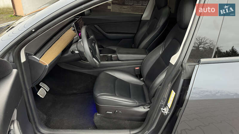 Внедорожник / Кроссовер Tesla Model Y 2021 в Луцке