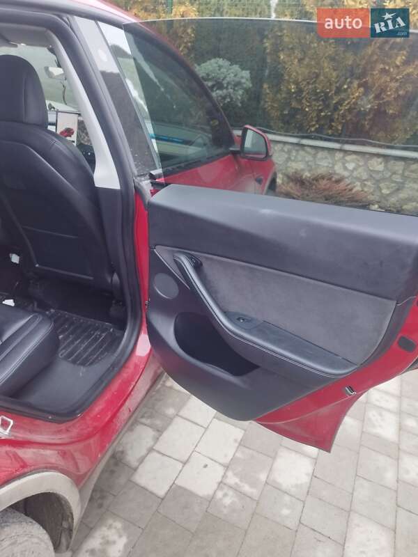 Позашляховик / Кросовер Tesla Model Y 2021 в Тернополі