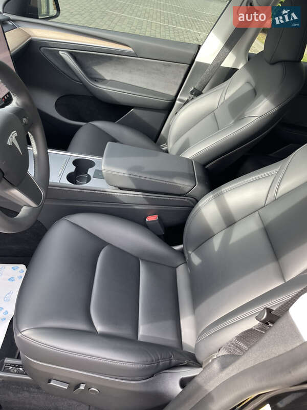 Внедорожник / Кроссовер Tesla Model Y 2022 в Ивано-Франковске