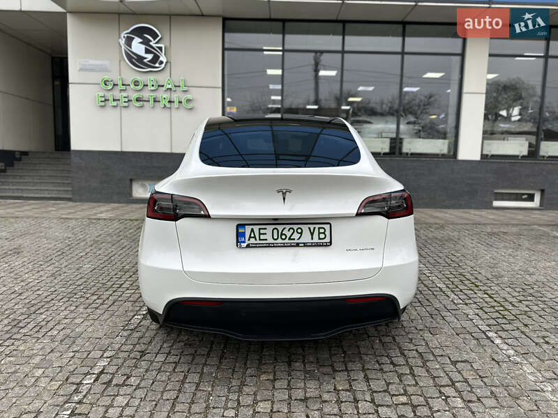 Позашляховик / Кросовер Tesla Model Y 2024 в Дніпрі