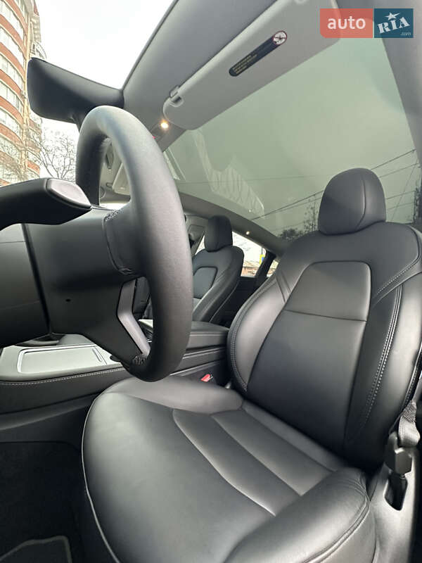 Позашляховик / Кросовер Tesla Model Y 2024 в Дніпрі