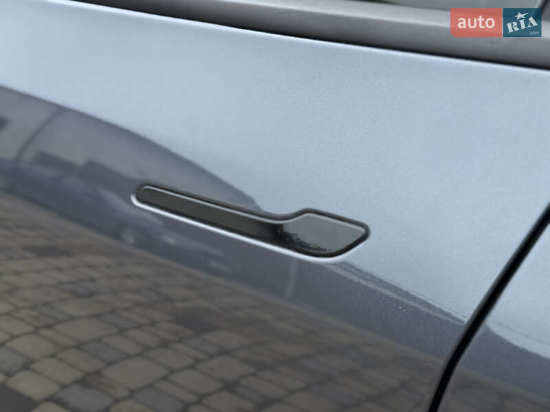 Внедорожник / Кроссовер Tesla Model Y 2023 в Тернополе