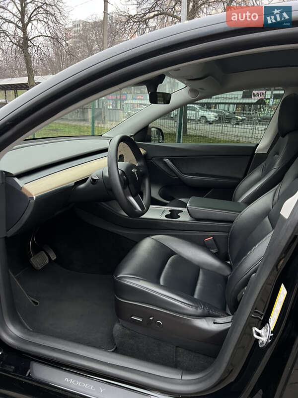 Внедорожник / Кроссовер Tesla Model Y 2022 в Киеве