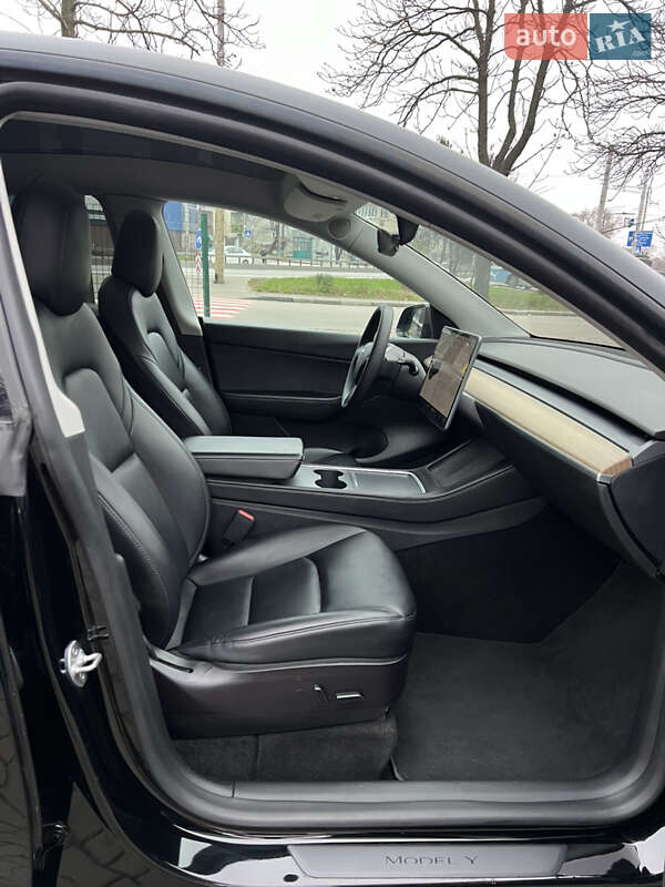 Внедорожник / Кроссовер Tesla Model Y 2022 в Киеве