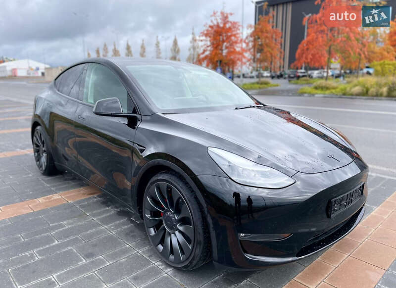 Tesla Model Y 2023