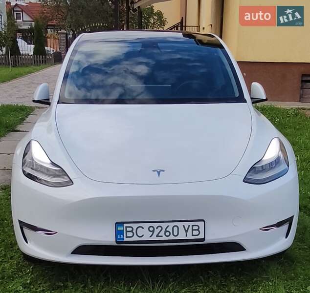 Tesla Model Y 2022
