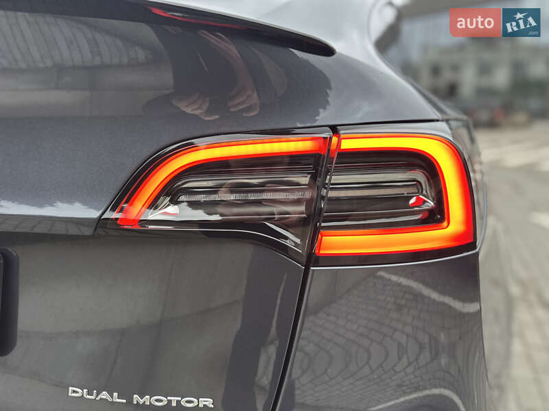 Внедорожник / Кроссовер Tesla Model Y 2023 в Ровно