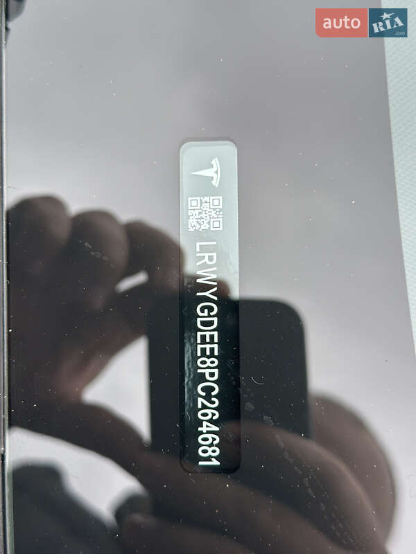 Внедорожник / Кроссовер Tesla Model Y 2023 в Ровно