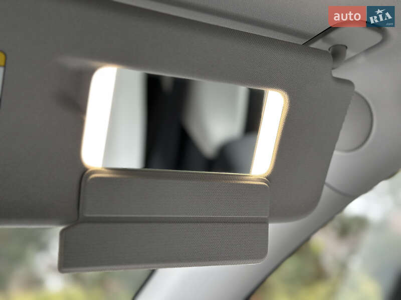 Внедорожник / Кроссовер Tesla Model Y 2023 в Ровно