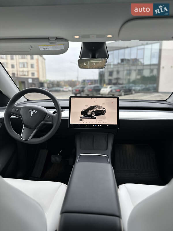 Внедорожник / Кроссовер Tesla Model Y 2023 в Ровно