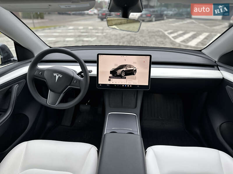 Внедорожник / Кроссовер Tesla Model Y 2023 в Ровно