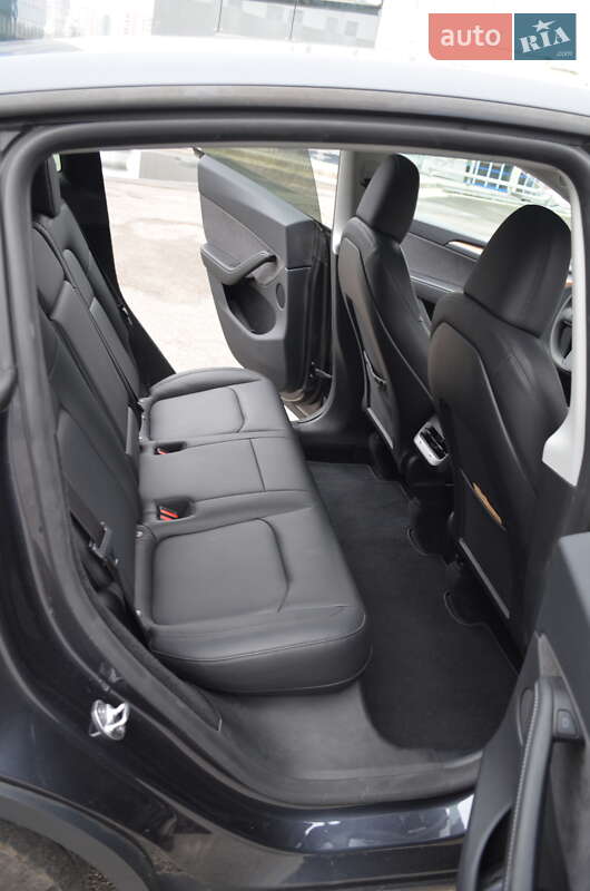 Позашляховик / Кросовер Tesla Model Y 2024 в Дніпрі фото 17 Позашляховик / Кросовер Tesla Model Y 2024 в Дніпрі