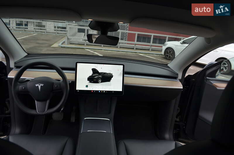 Позашляховик / Кросовер Tesla Model Y 2024 в Дніпрі фото 21 Позашляховик / Кросовер Tesla Model Y 2024 в Дніпрі