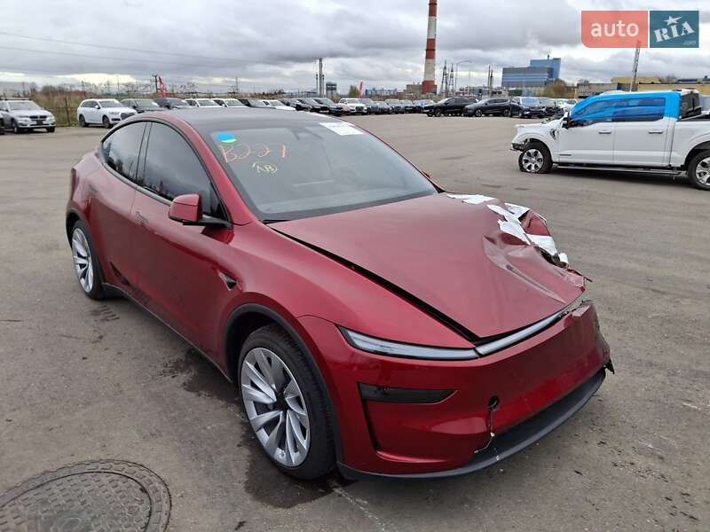 Внедорожник / Кроссовер Tesla Model Y 2026 в Киеве