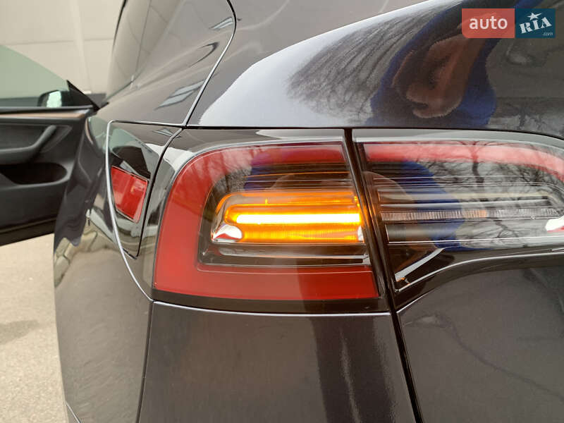 Внедорожник / Кроссовер Tesla Model Y 2024 в Киеве