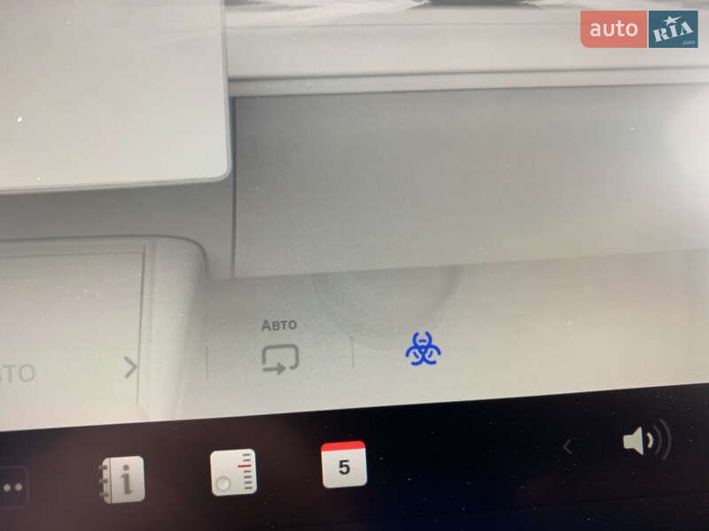 Внедорожник / Кроссовер Tesla Model Y 2024 в Киеве