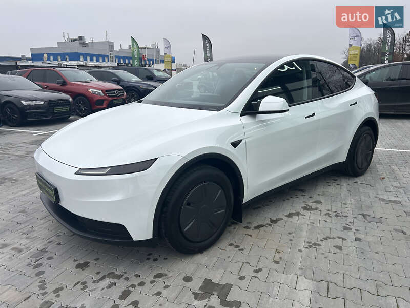 Tesla Model Y 2025