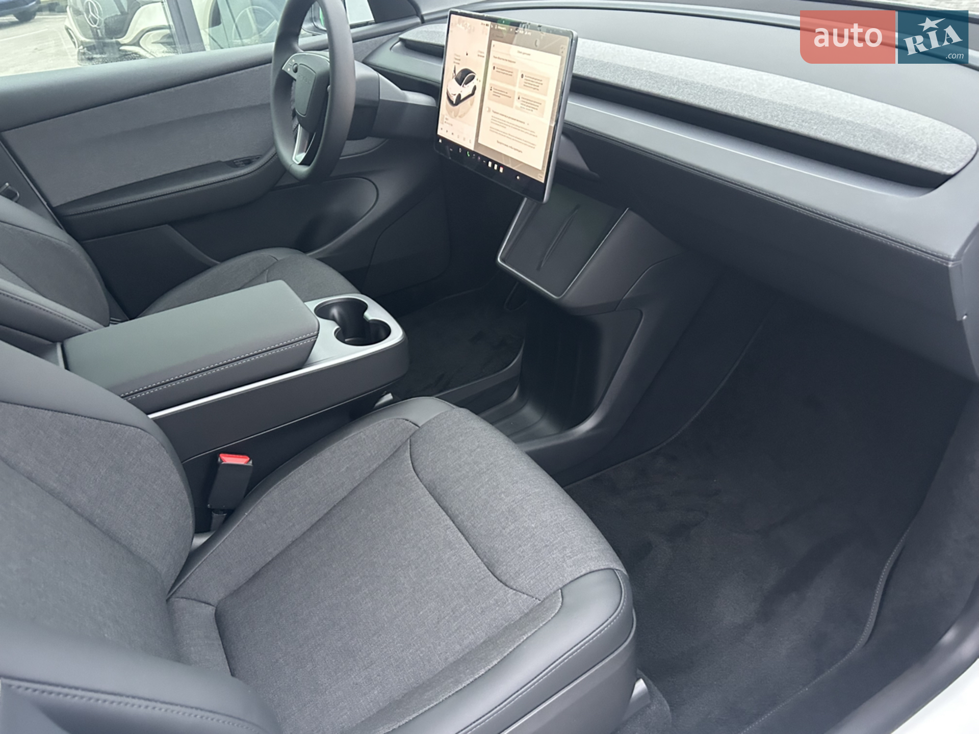 2025 Tesla Model Y - мініатюра 21
