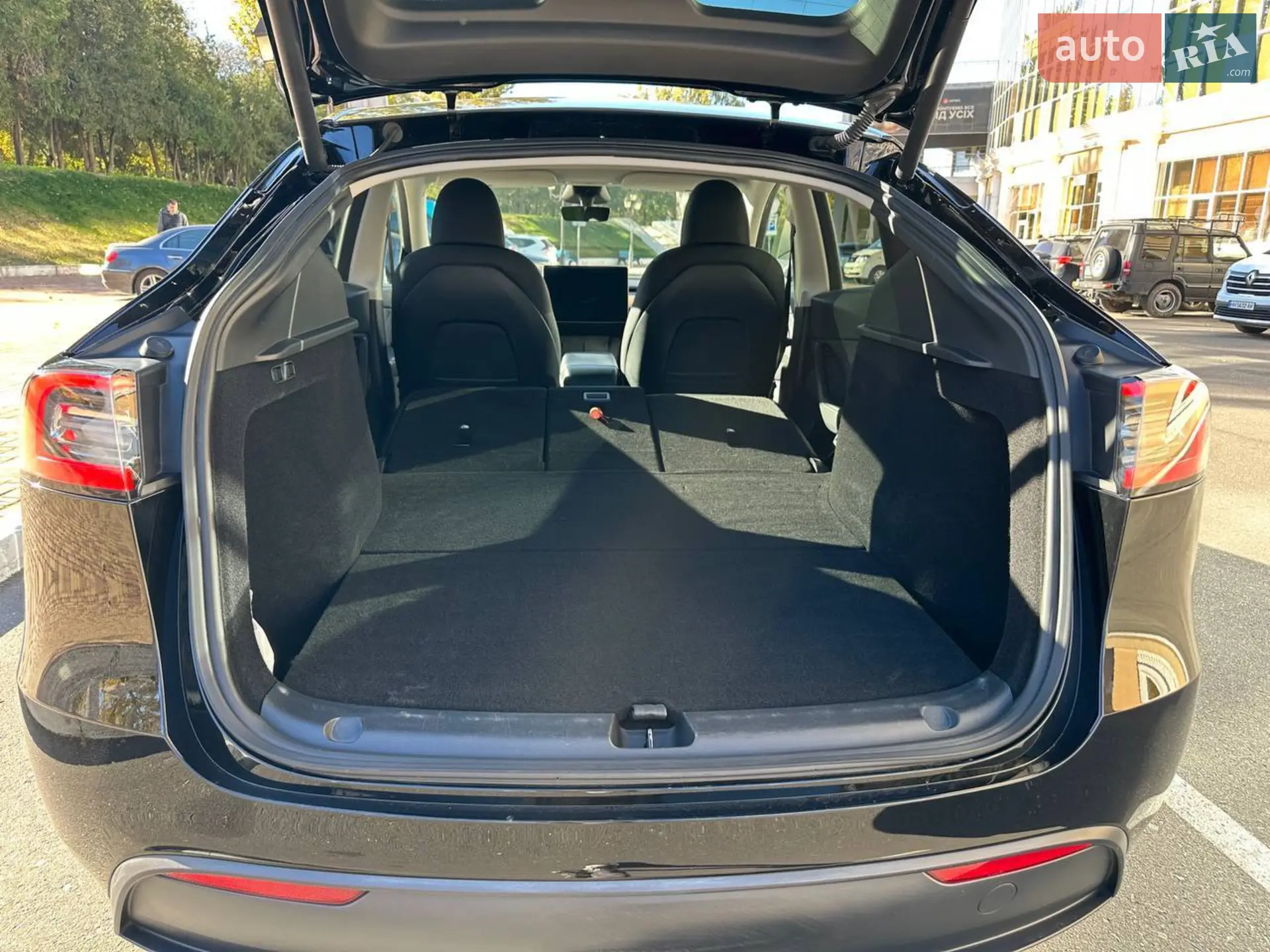 2024 Tesla Model Y - мініатюра 14