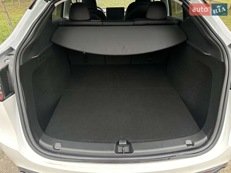 Внедорожник / Кроссовер Tesla Model Y 2023 в Львове