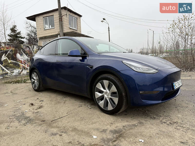 Внедорожник / Кроссовер Tesla Model Y 2020 в Киеве