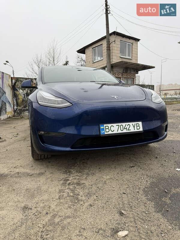Внедорожник / Кроссовер Tesla Model Y 2020 в Киеве