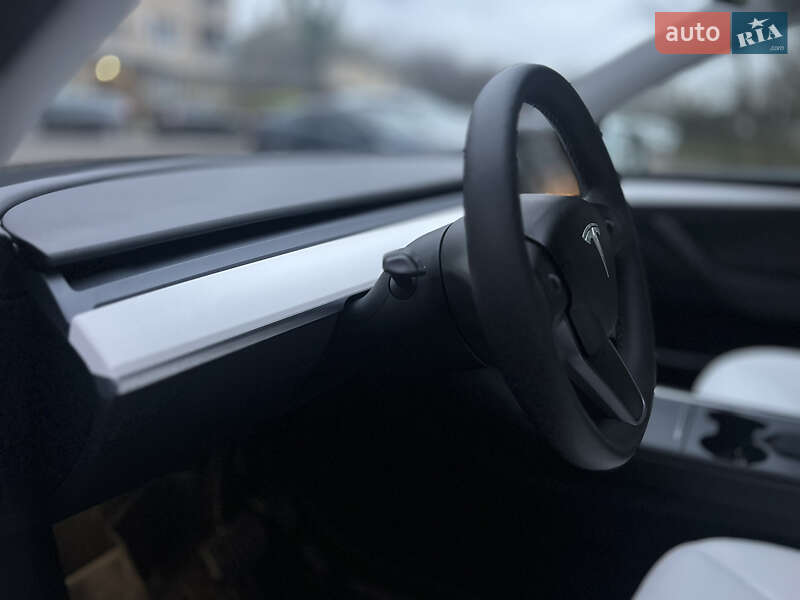 Внедорожник / Кроссовер Tesla Model Y 2024 в Львове
