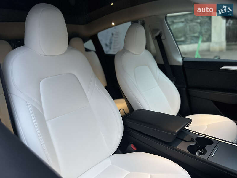 Внедорожник / Кроссовер Tesla Model Y 2024 в Львове