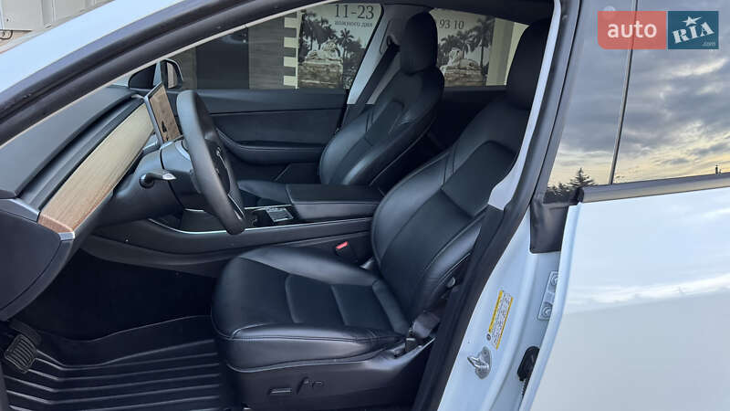 Внедорожник / Кроссовер Tesla Model Y 2020 в Луцке