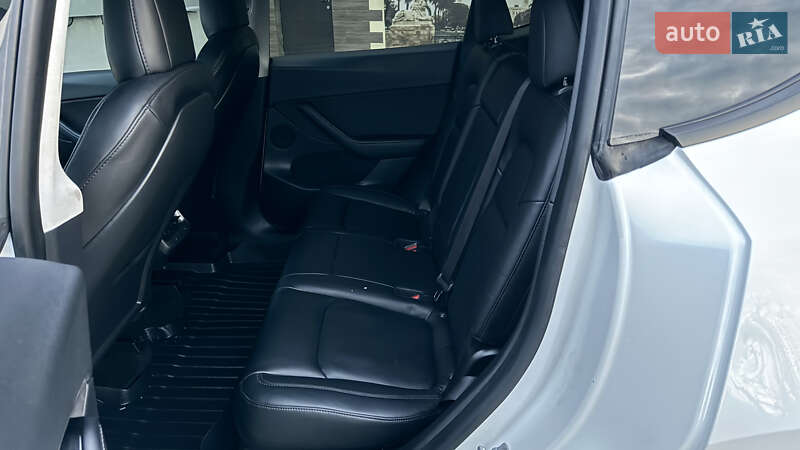 Внедорожник / Кроссовер Tesla Model Y 2020 в Луцке