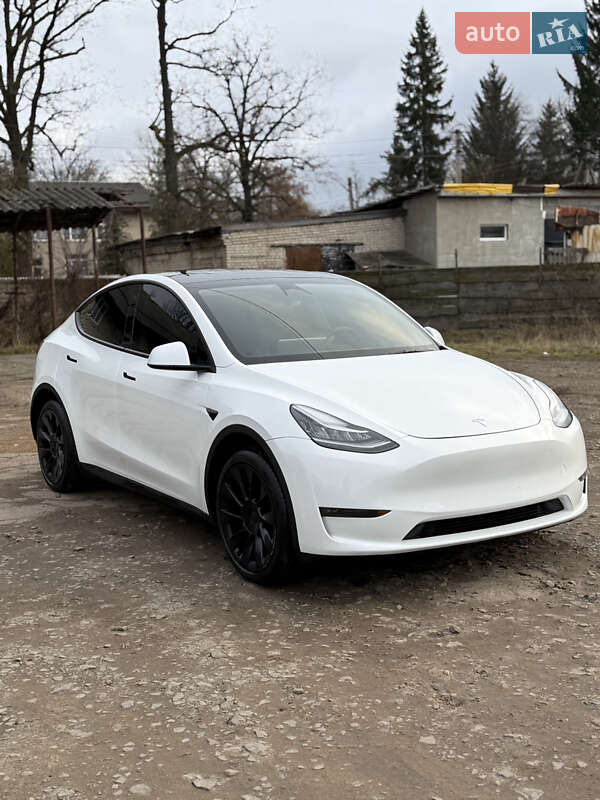 Tesla Model Y 2022