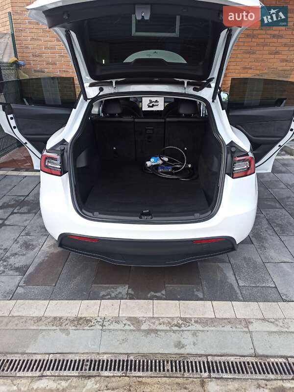 Позашляховик / Кросовер Tesla Model Y 2022 в Івано-Франківську